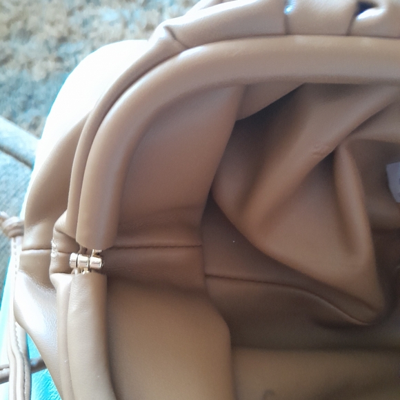 Authentic Bottega Veneta mini Pouch - Picture 2 of 11